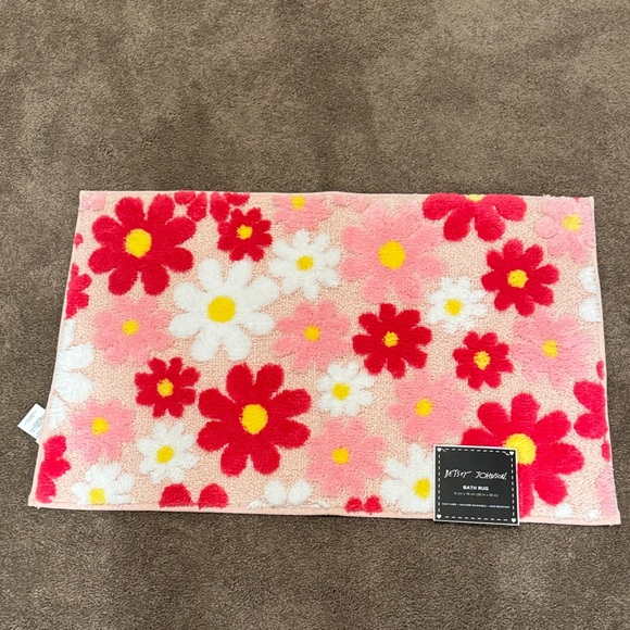 Betsey Johnson Other - Betsey Johnson floral flower print bath mat rug 20” x 30” NWT